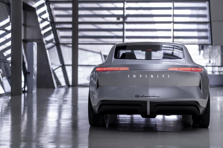  Infiniti Qs Inspiration 2019 года  (фото 24 из 41)